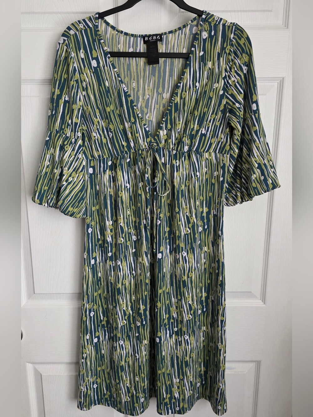 BCBG Paris Vintage Boho V-Neck Abstract Print Dress Bell Sleeve Green Medium